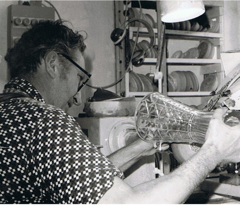 Rolf Meyer erlernt das Glasschleiferhandwerk