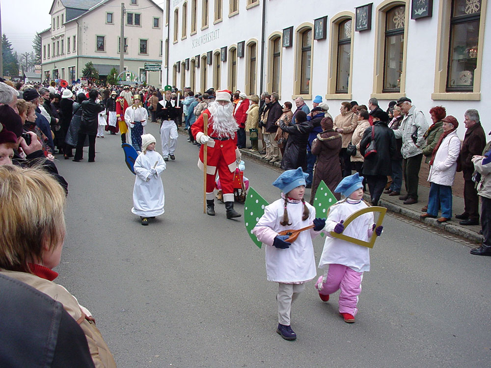 Seiffen Bergparade Lebendiges Spielzeug