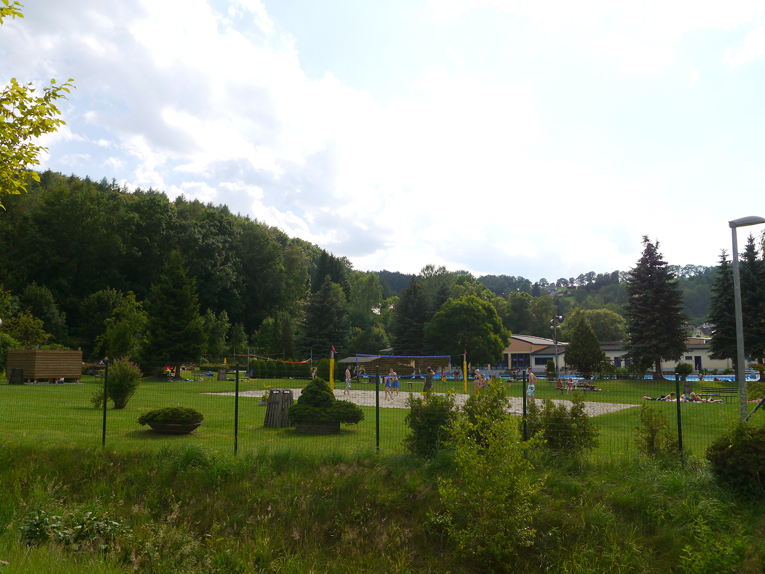 Olbernhauer Freibad mit Volleyballplatz