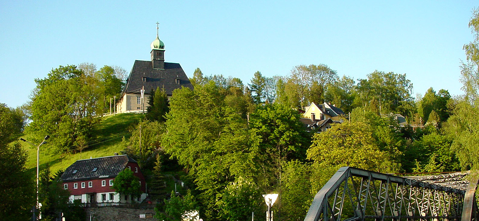 Blick auf Bergkirche Oberneuschönberg Blick auf Bergkirche Oberneuschönberg