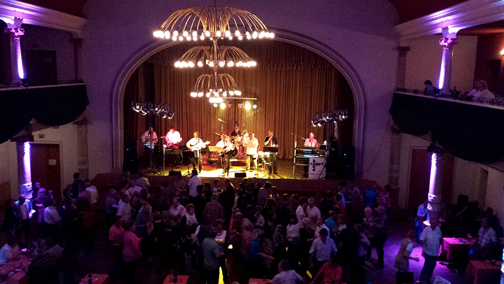 Olbernhau tanzt Saal im Tivoli