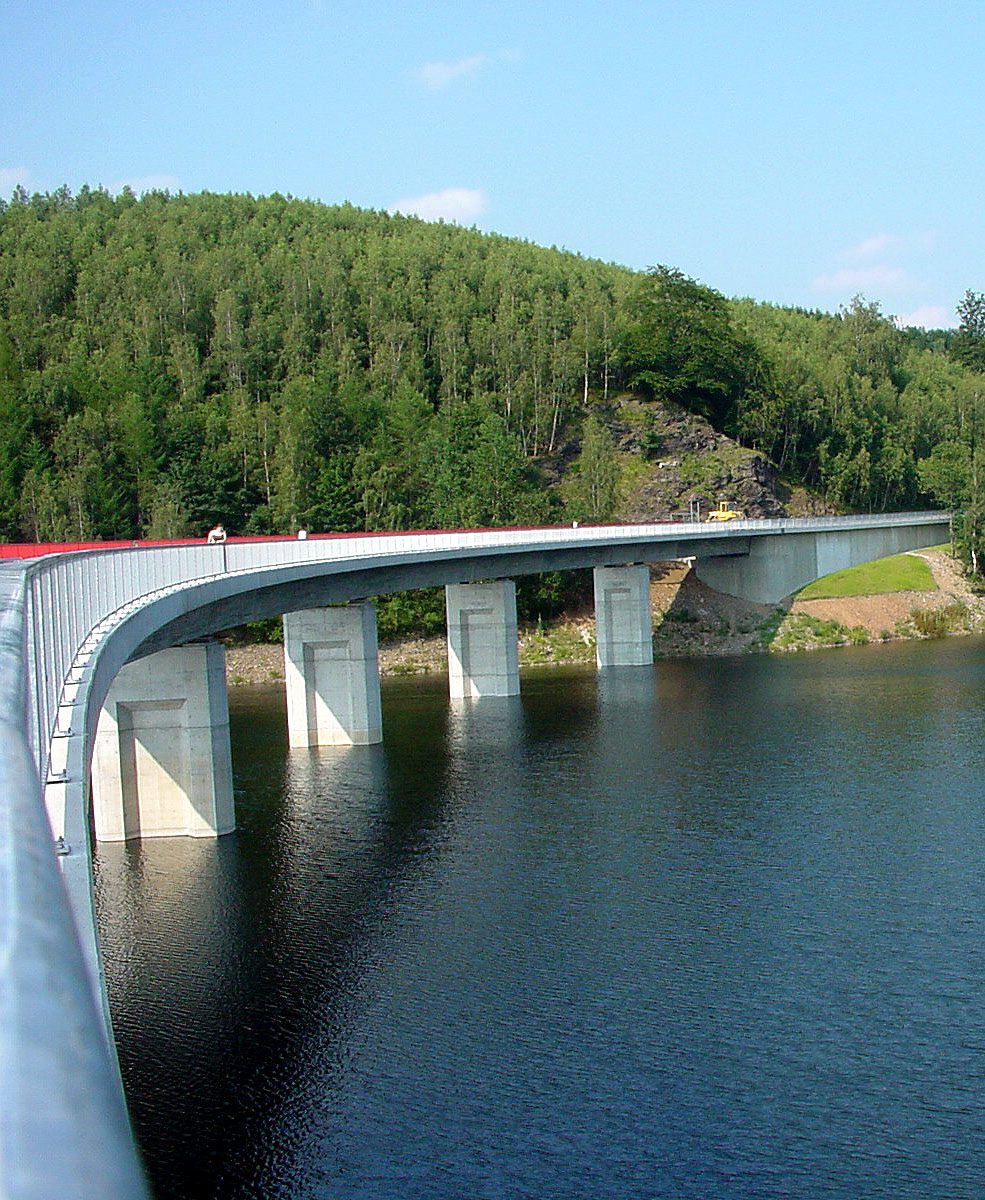 Brücke über Talsperre Rauschenbach